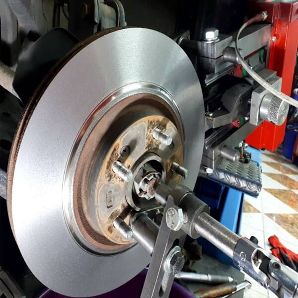 تصویر پس از تراش دیسک خودرو، اتصال پاور و کله گی بر روی چرخ نیسان